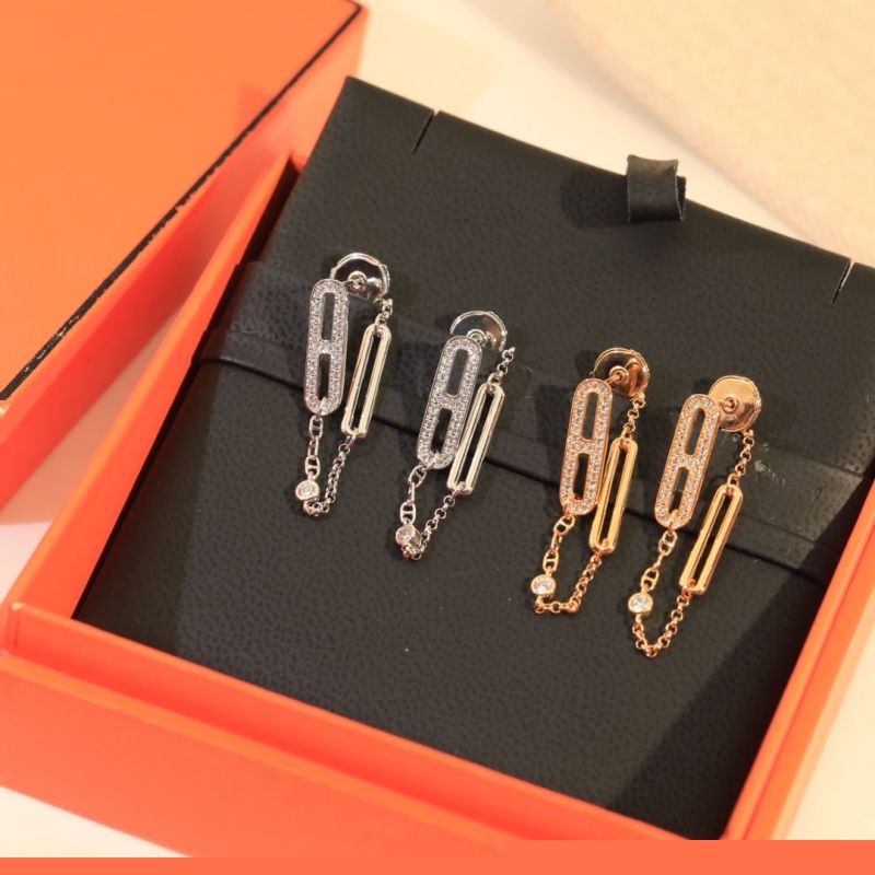 H**mes earrings
